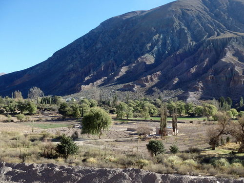 A few river Valley farms and homesteads.